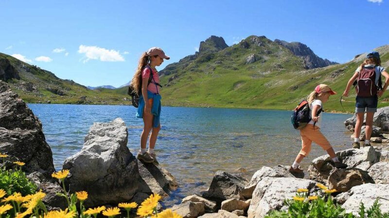 bambini-lago-montagna-01